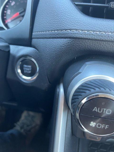 Toyota RAV4 XLE AWD 2021