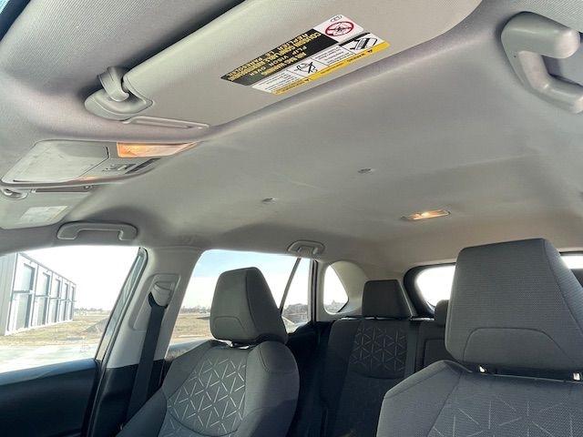 Toyota RAV4 XLE AWD 2021