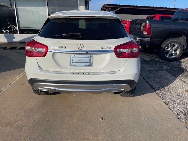 Mercedes-Benz GLA-Class GLA250 4MATIC 2017