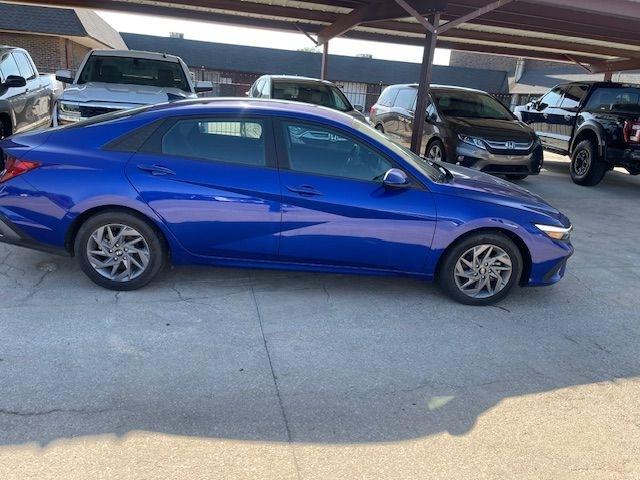 Hyundai Elantra SEL 2024