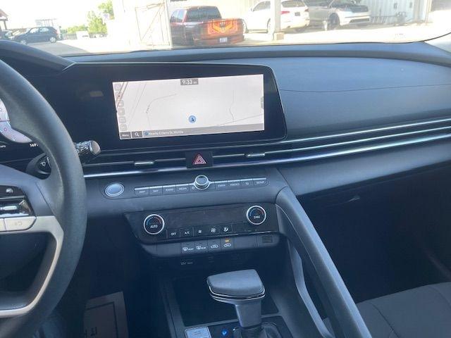 Hyundai Elantra SEL 2024