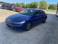 2024 Hyundai Elantra 