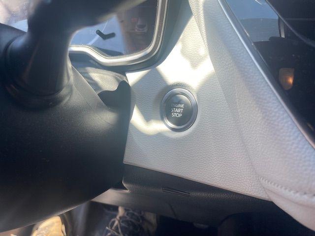 Toyota Corolla SE Hatchback CVT 2022