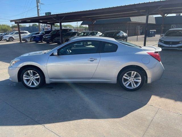 Nissan Altima 2.5 S CVT Coupe 2013