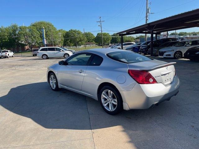 Nissan Altima 2.5 S CVT Coupe 2013