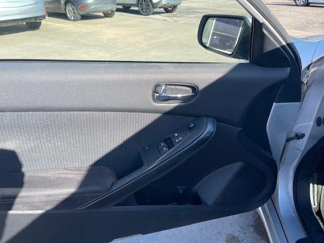 Nissan Altima 2.5 S CVT Coupe 2013