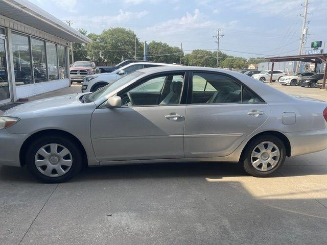 Toyota Camry LE 2004