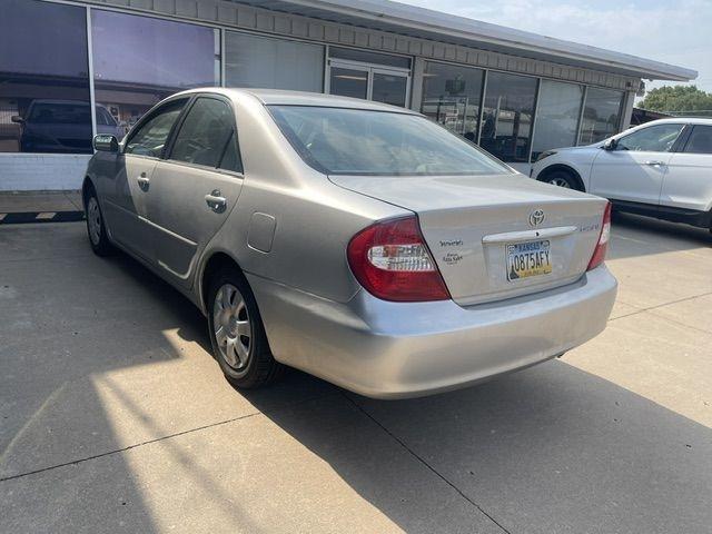 Toyota Camry LE 2004