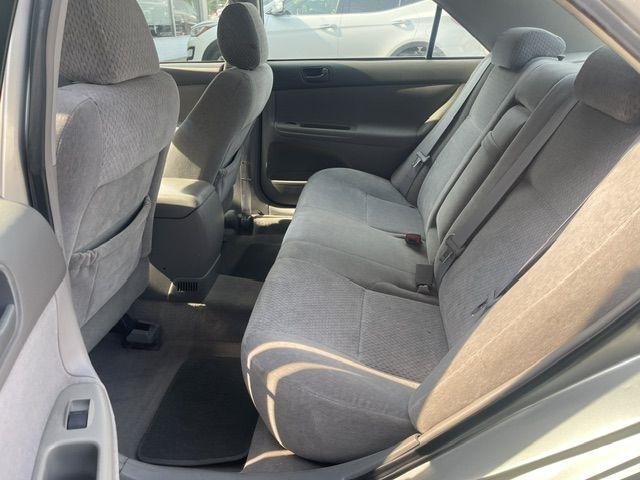 Toyota Camry LE 2004