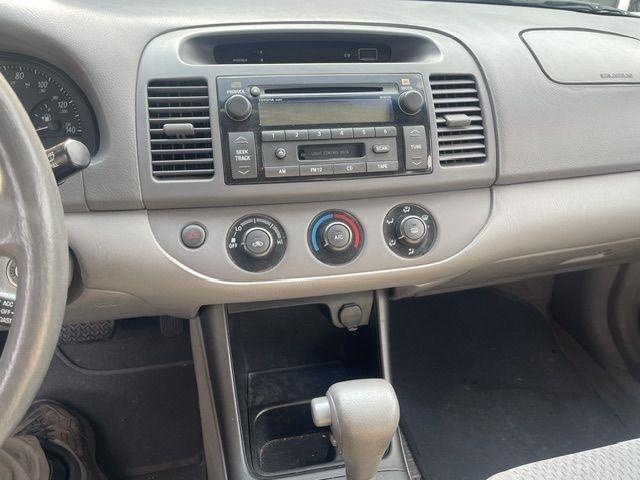 Toyota Camry LE 2004