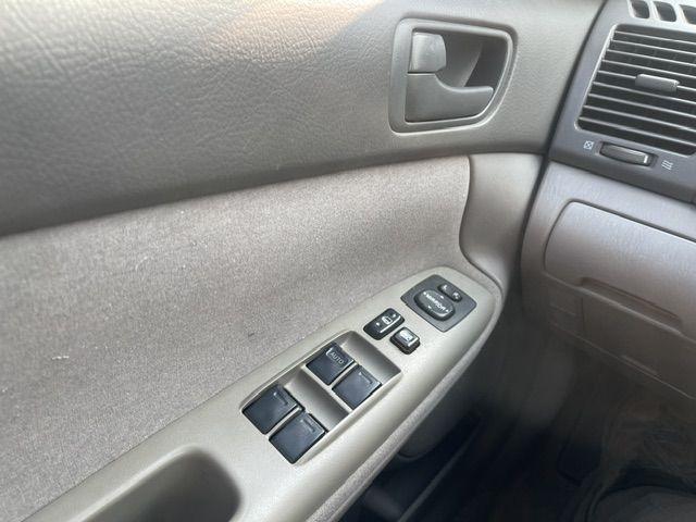 Toyota Camry LE 2004