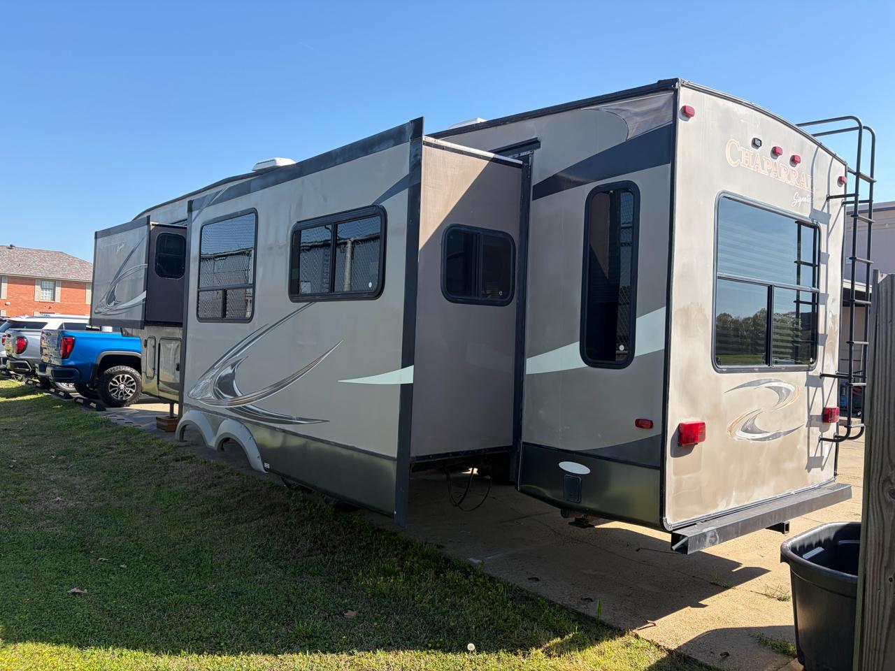 Forest River Chaparral  2013