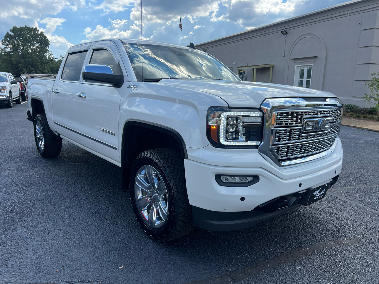 2017 Gmc Sierra 1500 SLT photo 3