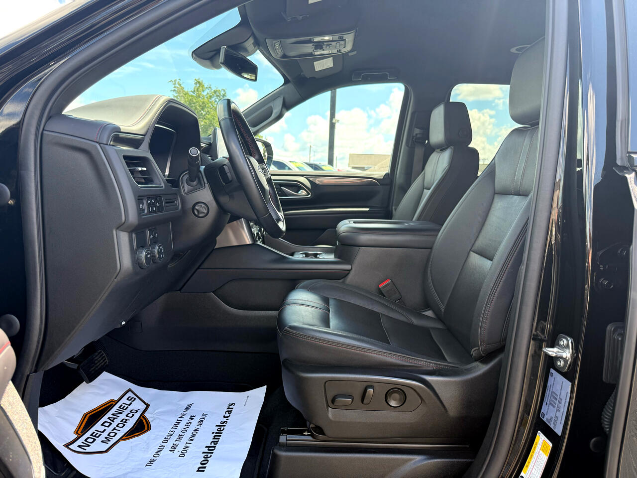 2023 Chevrolet Suburban RST photo 5