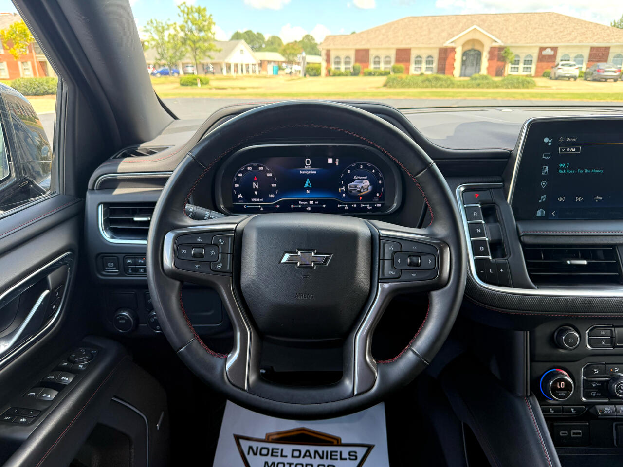 2023 Chevrolet Suburban RST photo 7