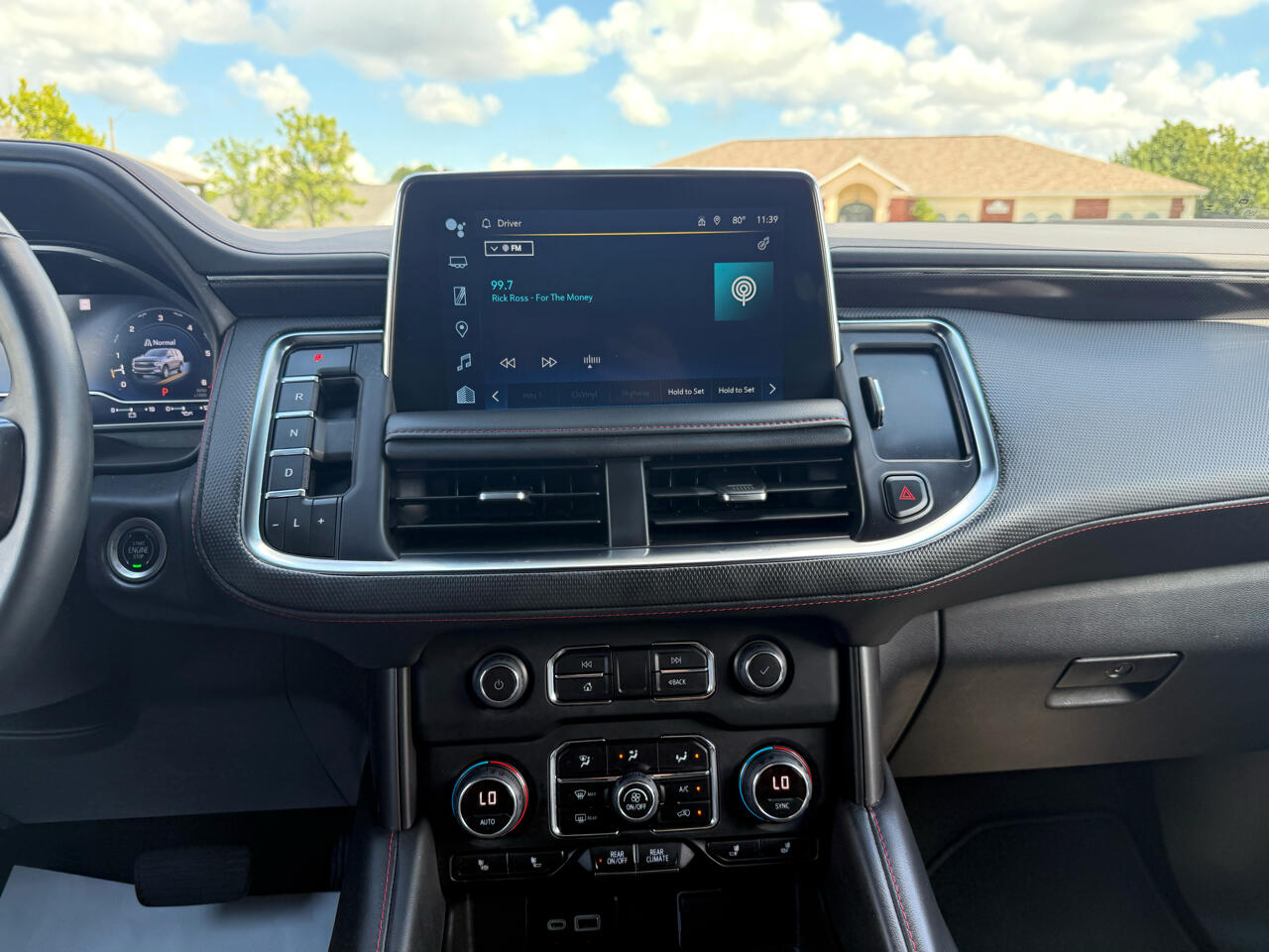 2023 Chevrolet Suburban RST photo 8