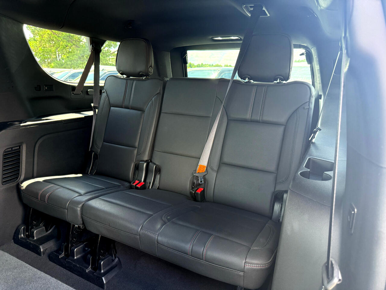 2023 Chevrolet Suburban RST photo 11