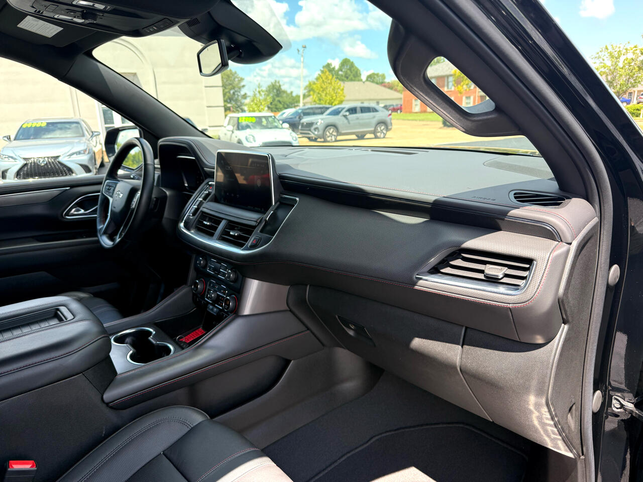 2023 Chevrolet Suburban RST photo 14