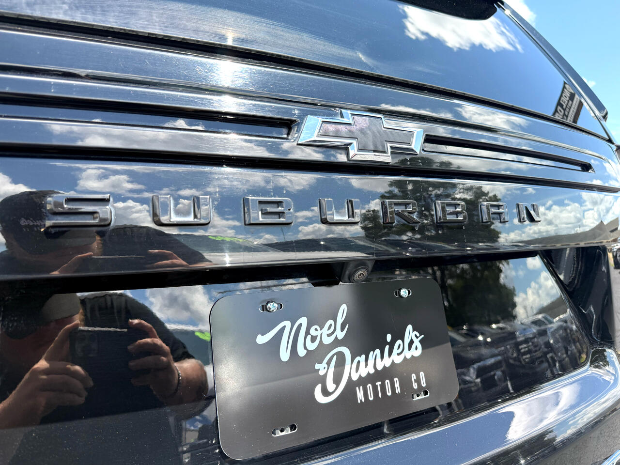 2023 Chevrolet Suburban RST photo 18
