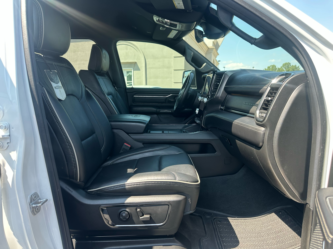 RAM 1500 Limited Crew Cab SWB 4WD 2022