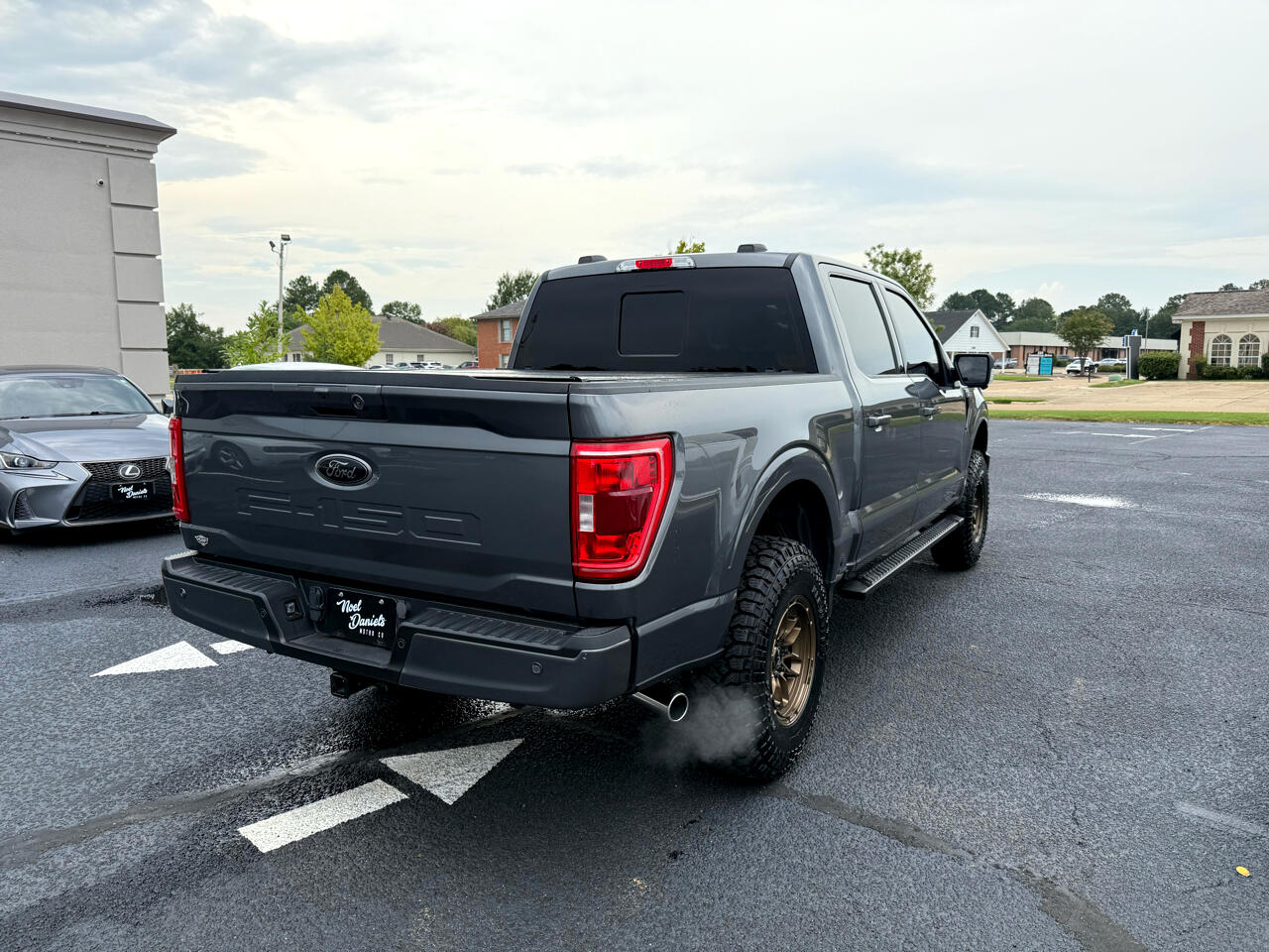2023 Ford F-150 XLT photo 4