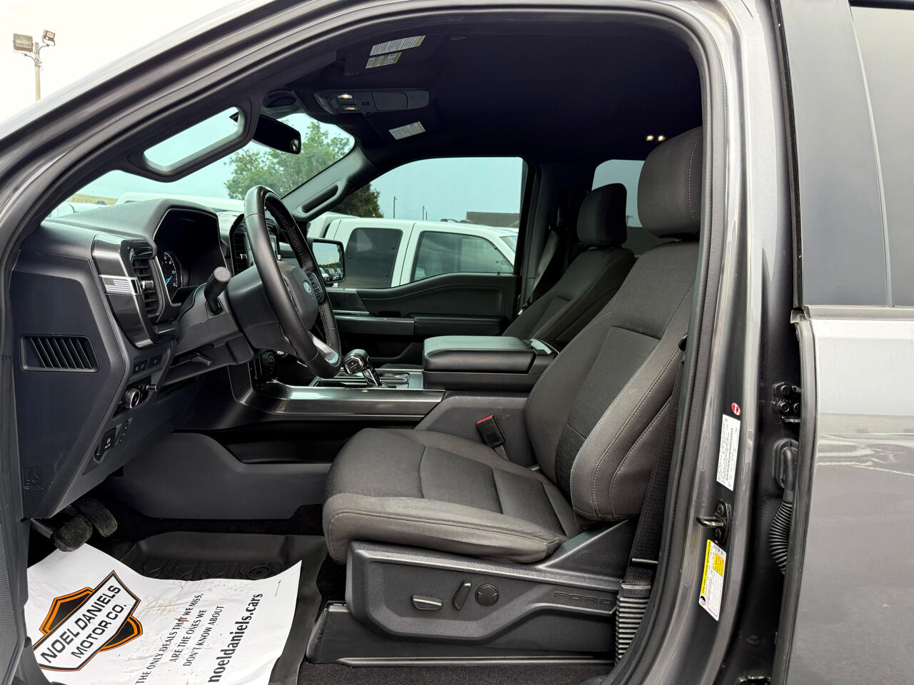 2023 Ford F-150 XLT photo 6