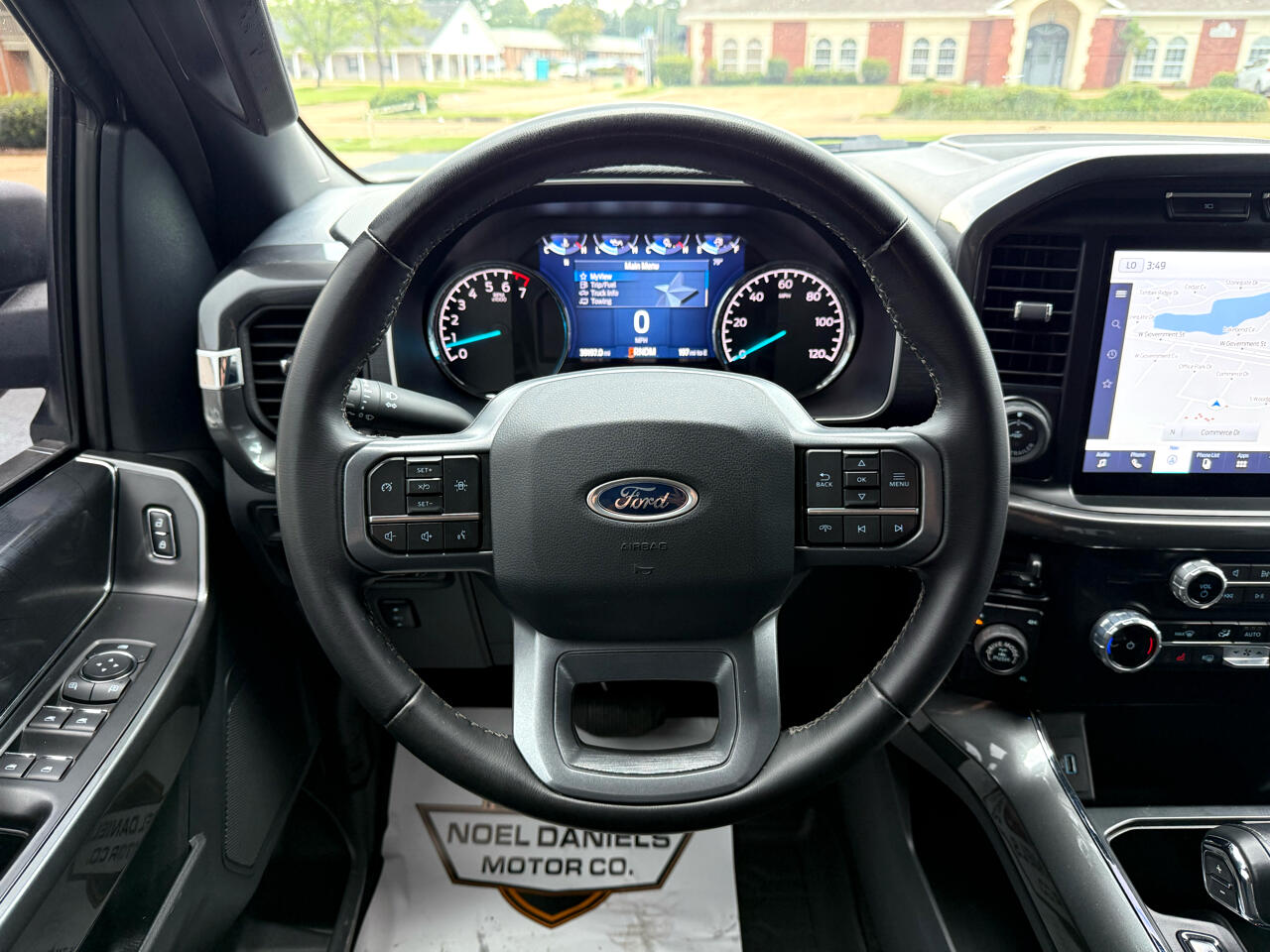 2023 Ford F-150 XLT photo 8