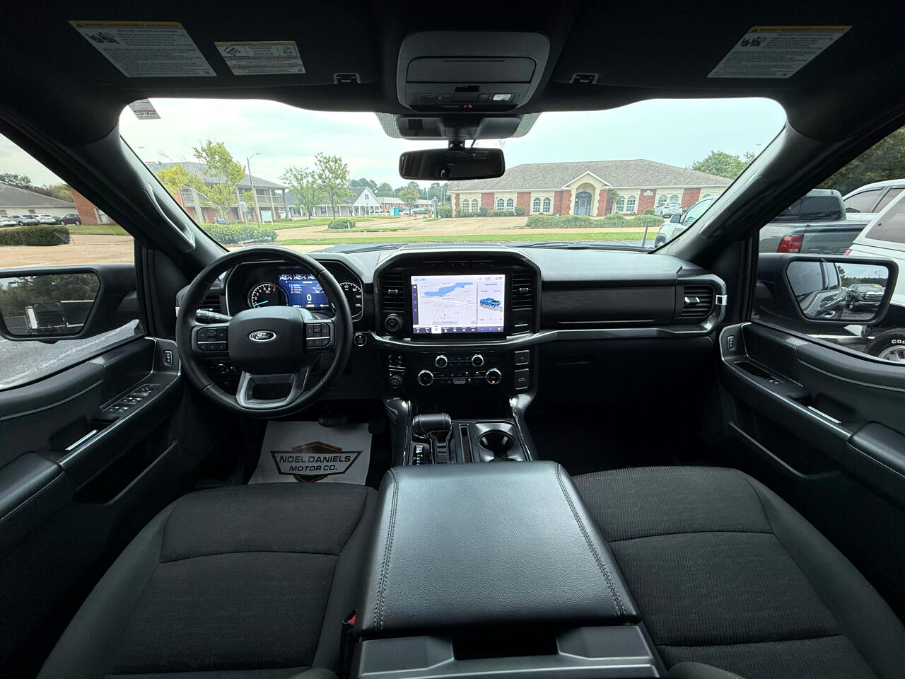 2023 Ford F-150 XLT photo 12