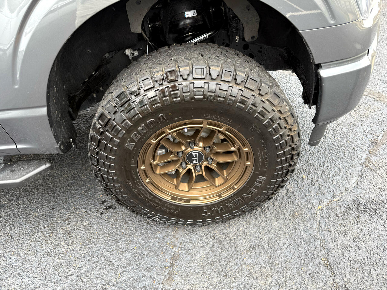 2023 Ford F-150 XLT photo 21