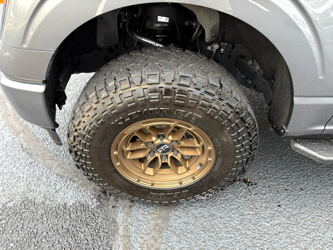 2023 Ford F-150 XLT photo 24