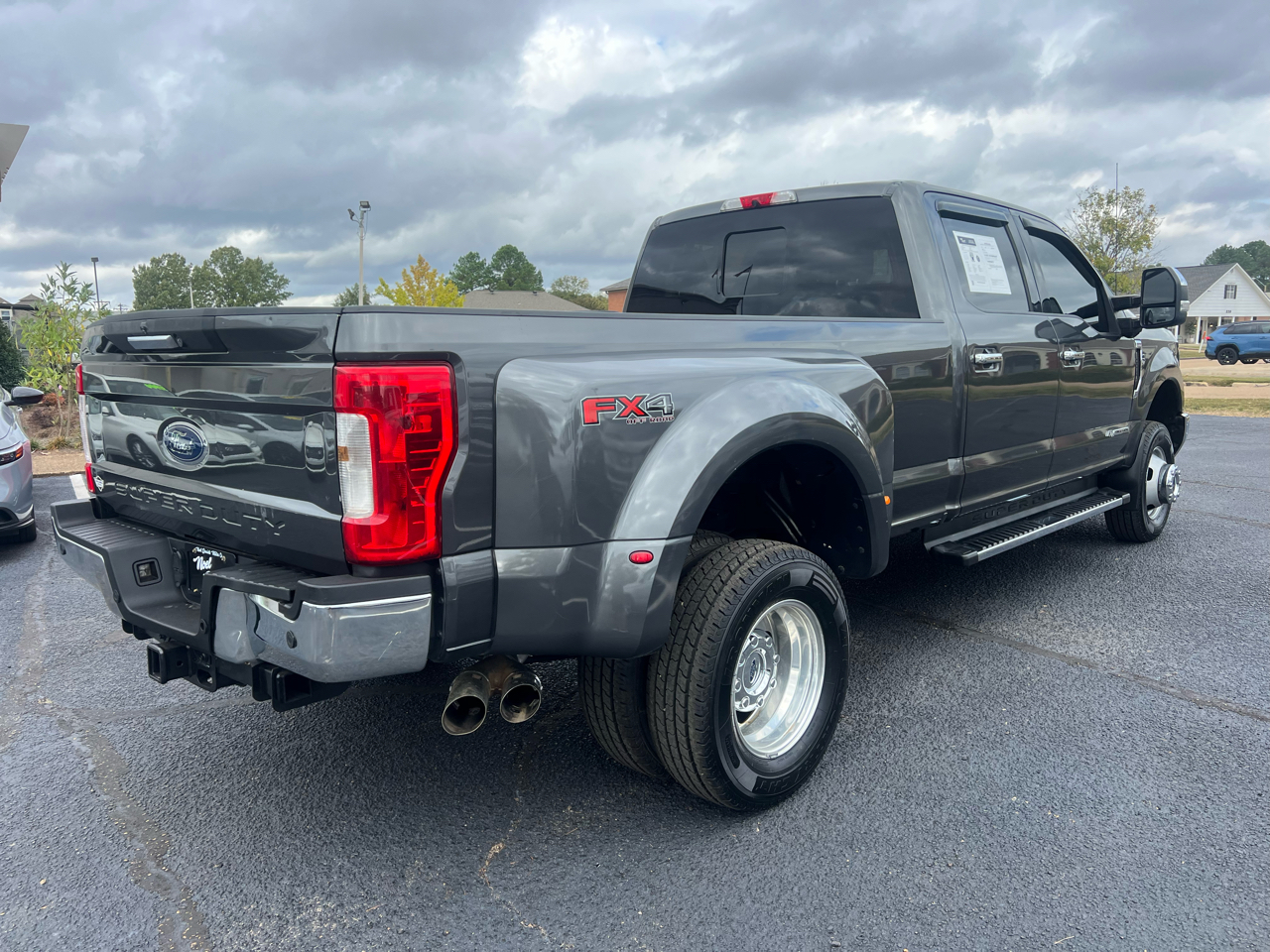 Ford F-350 SD Lariat Crew Cab Long Bed DRW 4WD 2017