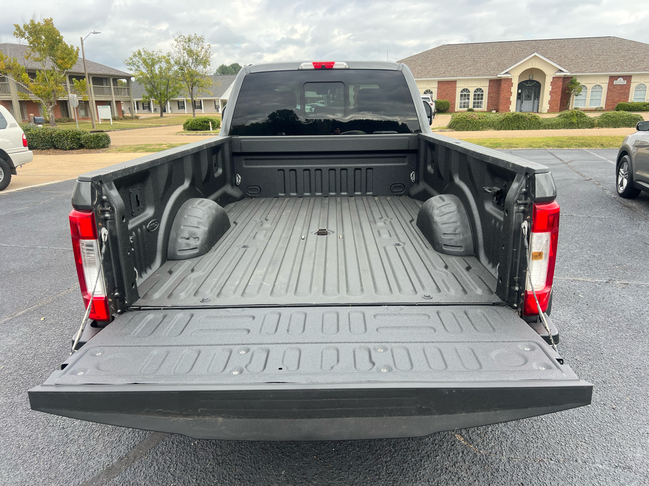 Ford F-350 SD Lariat Crew Cab Long Bed DRW 4WD 2017