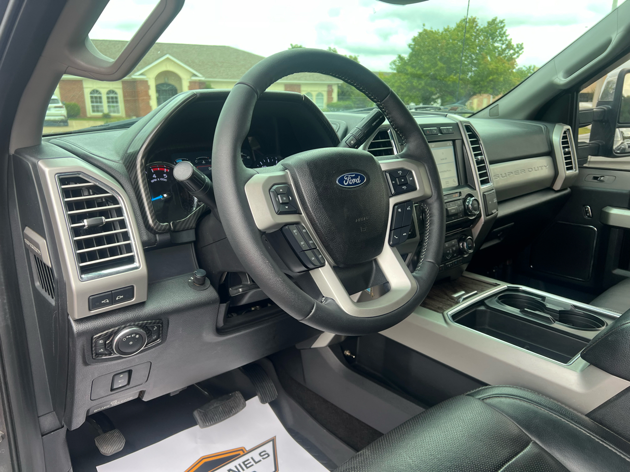 Ford F-350 SD Lariat Crew Cab Long Bed DRW 4WD 2017