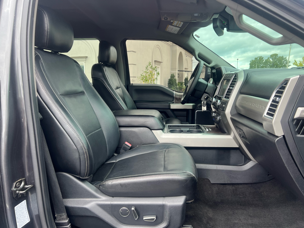 Ford F-350 SD Lariat Crew Cab Long Bed DRW 4WD 2017