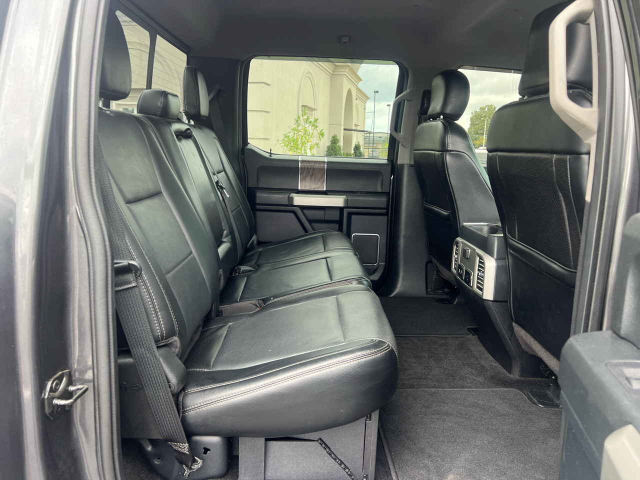 Ford F-350 SD Lariat Crew Cab Long Bed DRW 4WD 2017