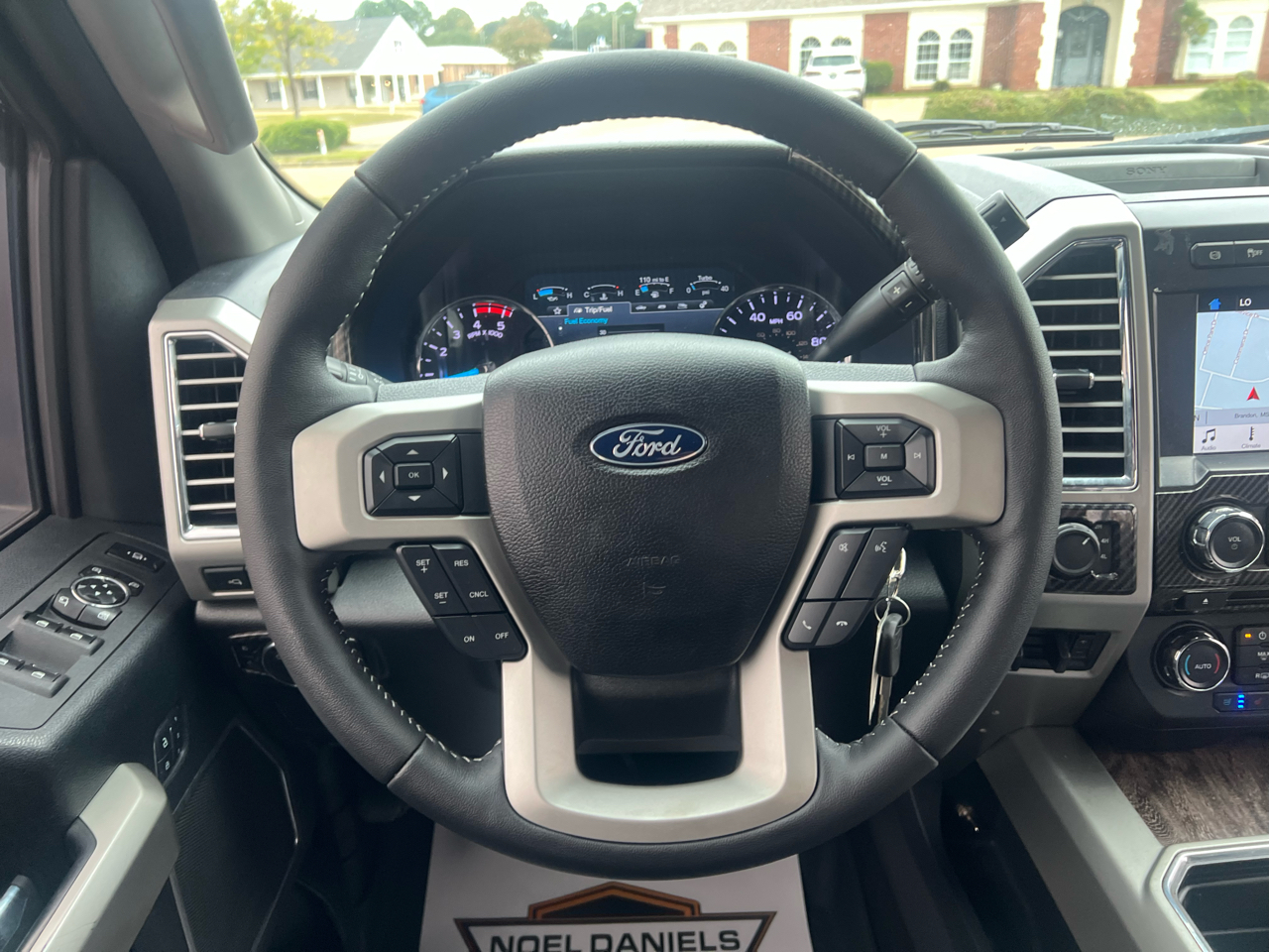 Ford F-350 SD Lariat Crew Cab Long Bed DRW 4WD 2017