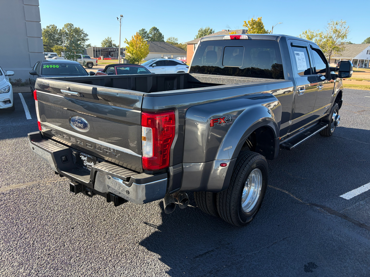 Ford F-350 SD Lariat Crew Cab Long Bed DRW 4WD 2017