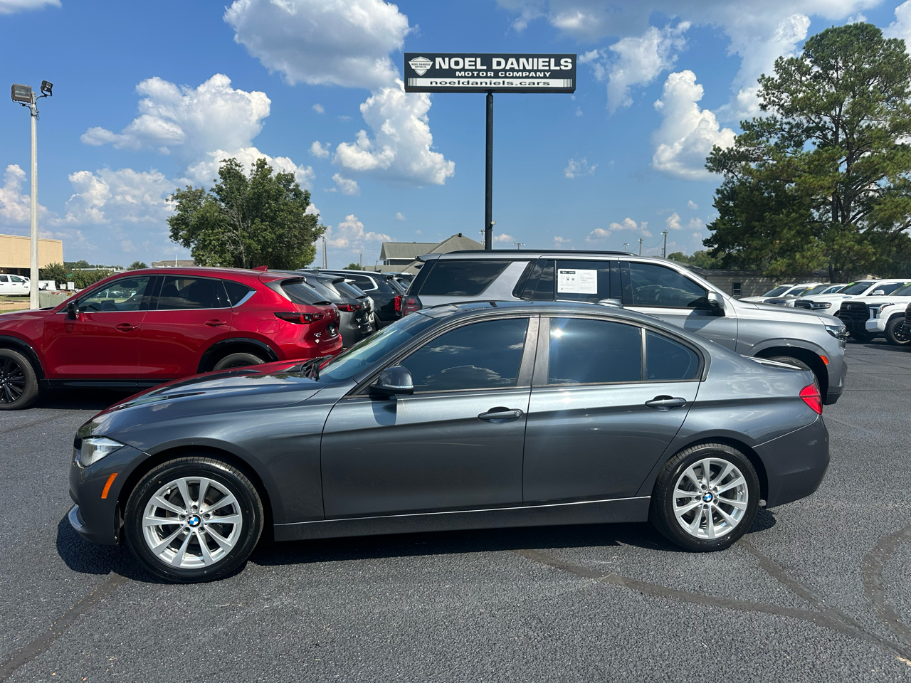 2017 BMW 3-Series 320i Sedan