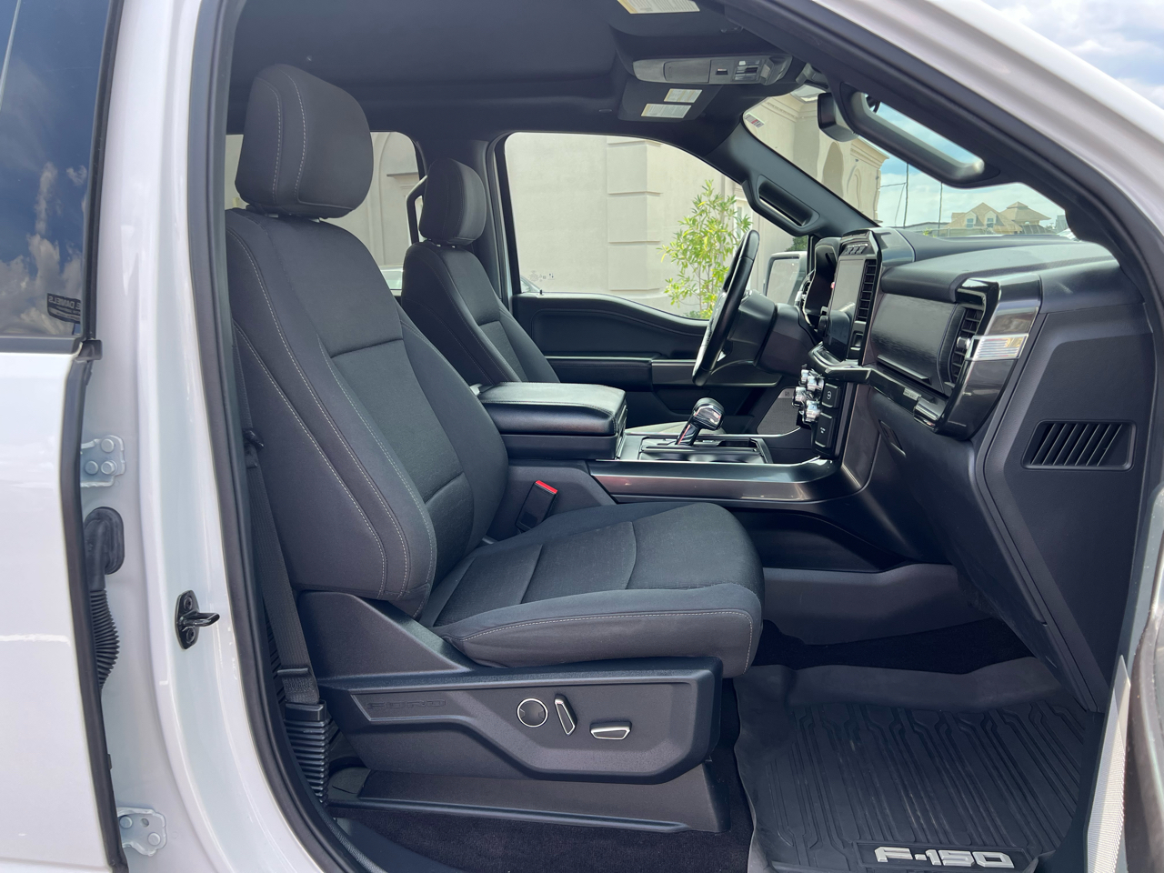 2021 Ford F-150 XLT photo 9