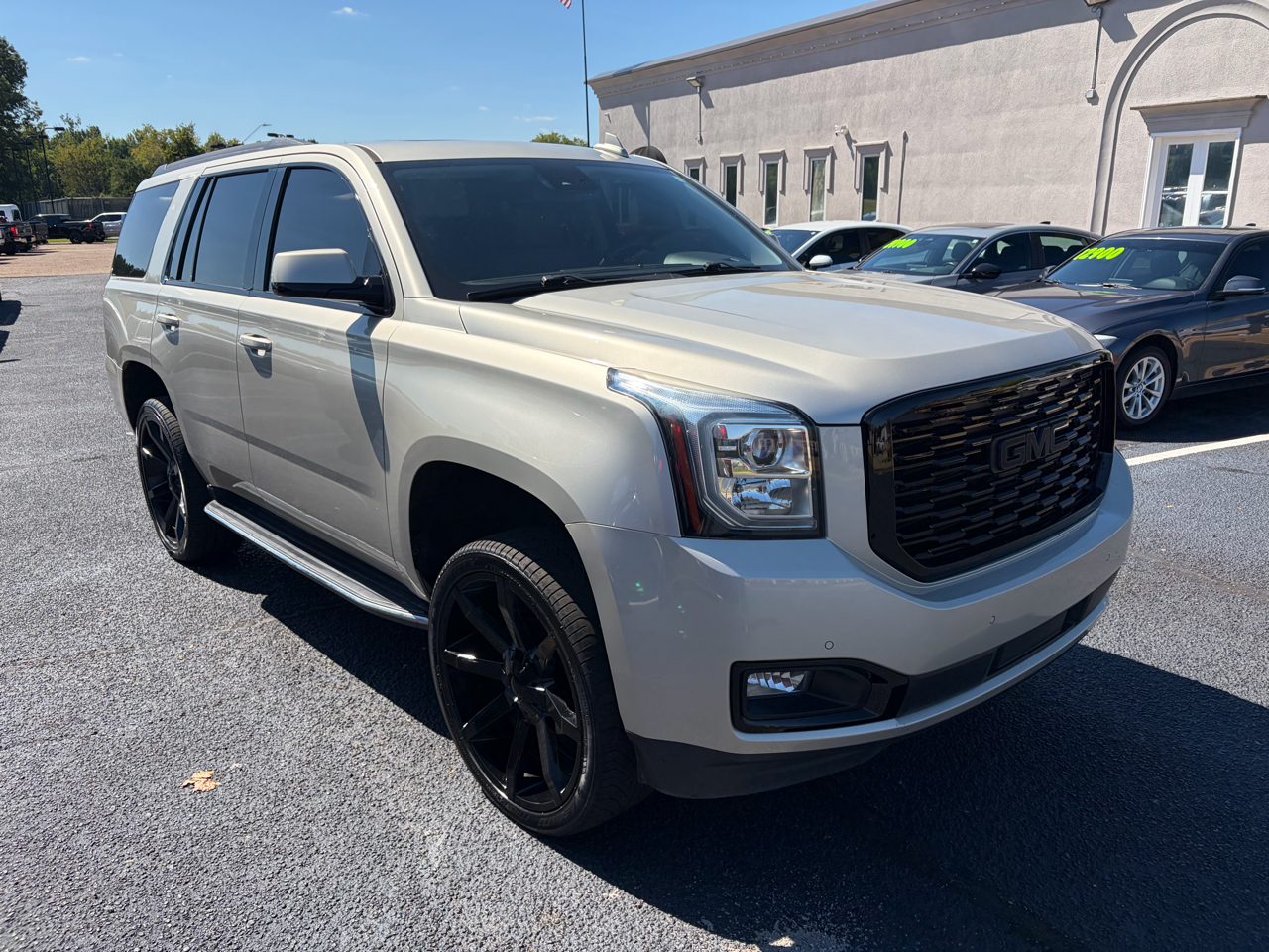 2017 Gmc Yukon SLT photo 4