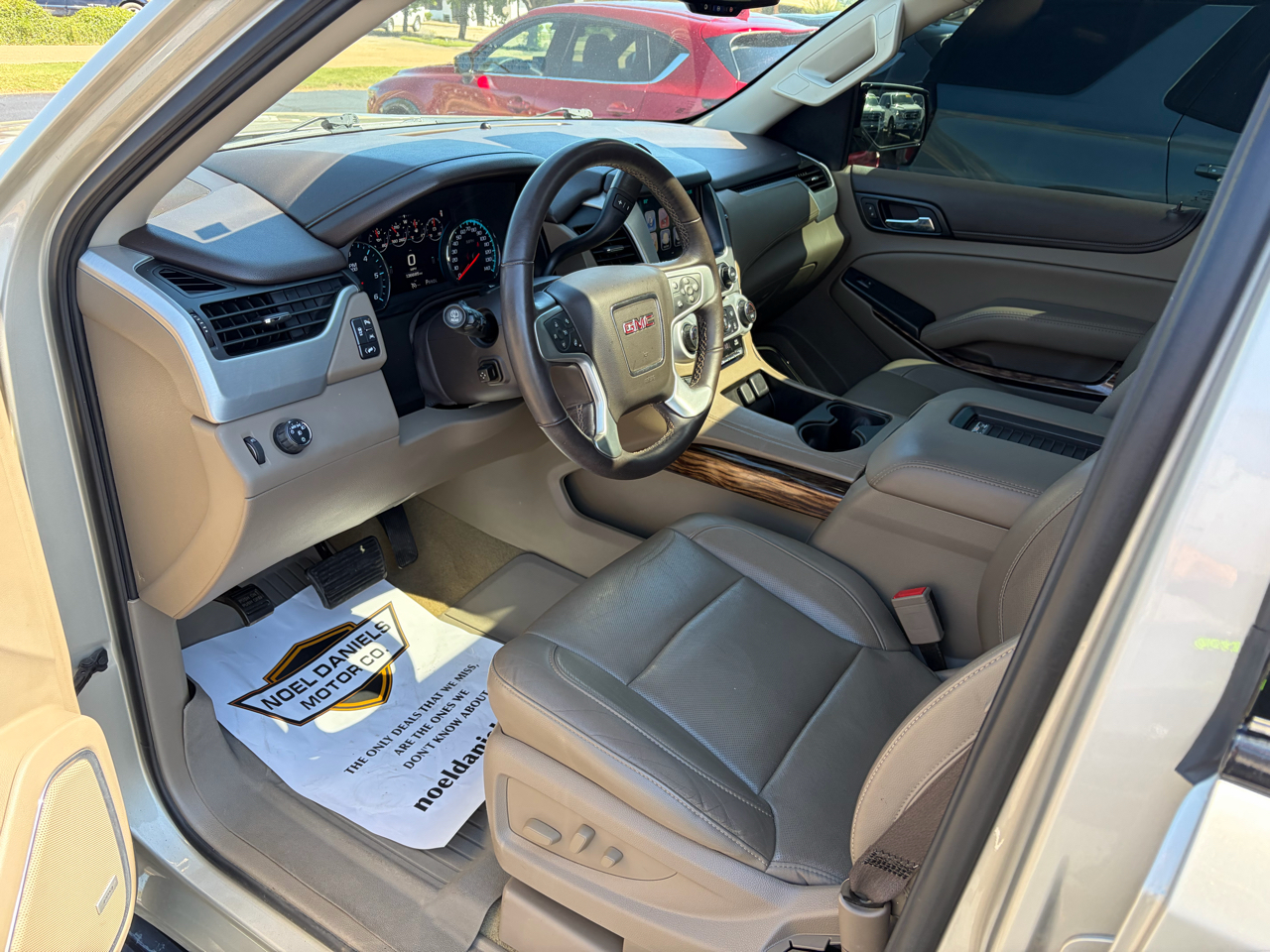 2017 Gmc Yukon SLT photo 14