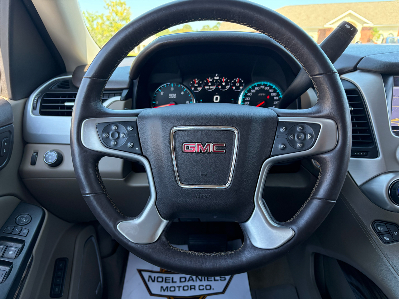2017 Gmc Yukon SLT photo 16