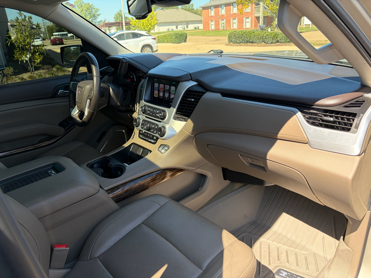 2017 Gmc Yukon SLT photo 18