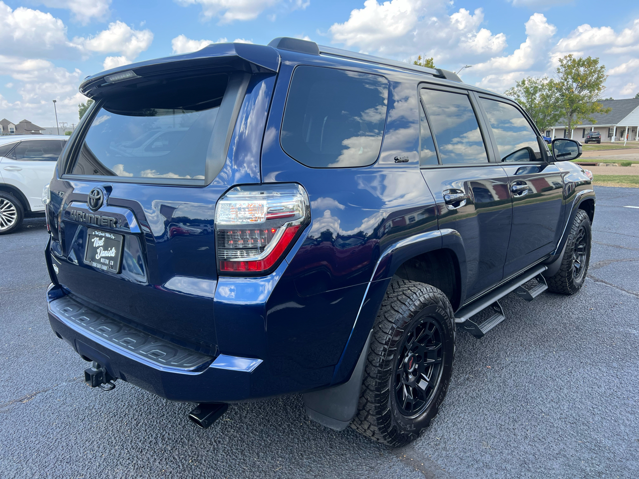 2023 Toyota 4Runner SR5 photo 3