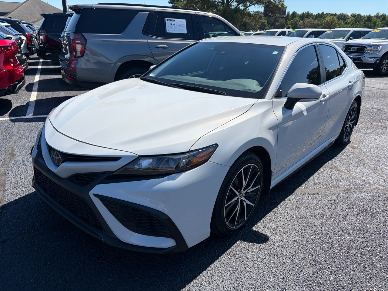 2023 Toyota Camry SE photo 2