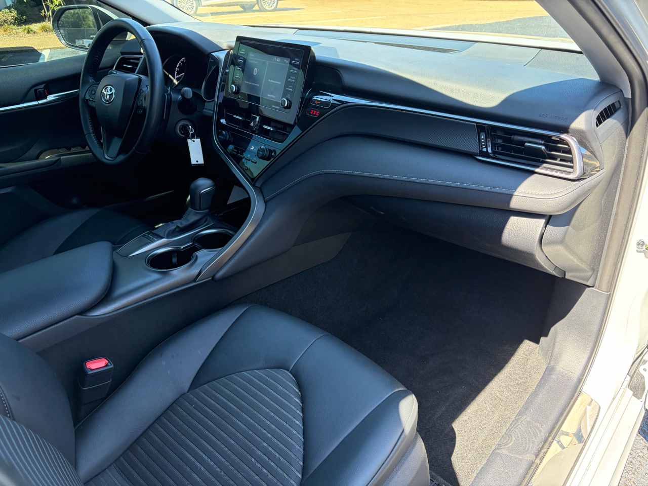 2023 Toyota Camry SE photo 16