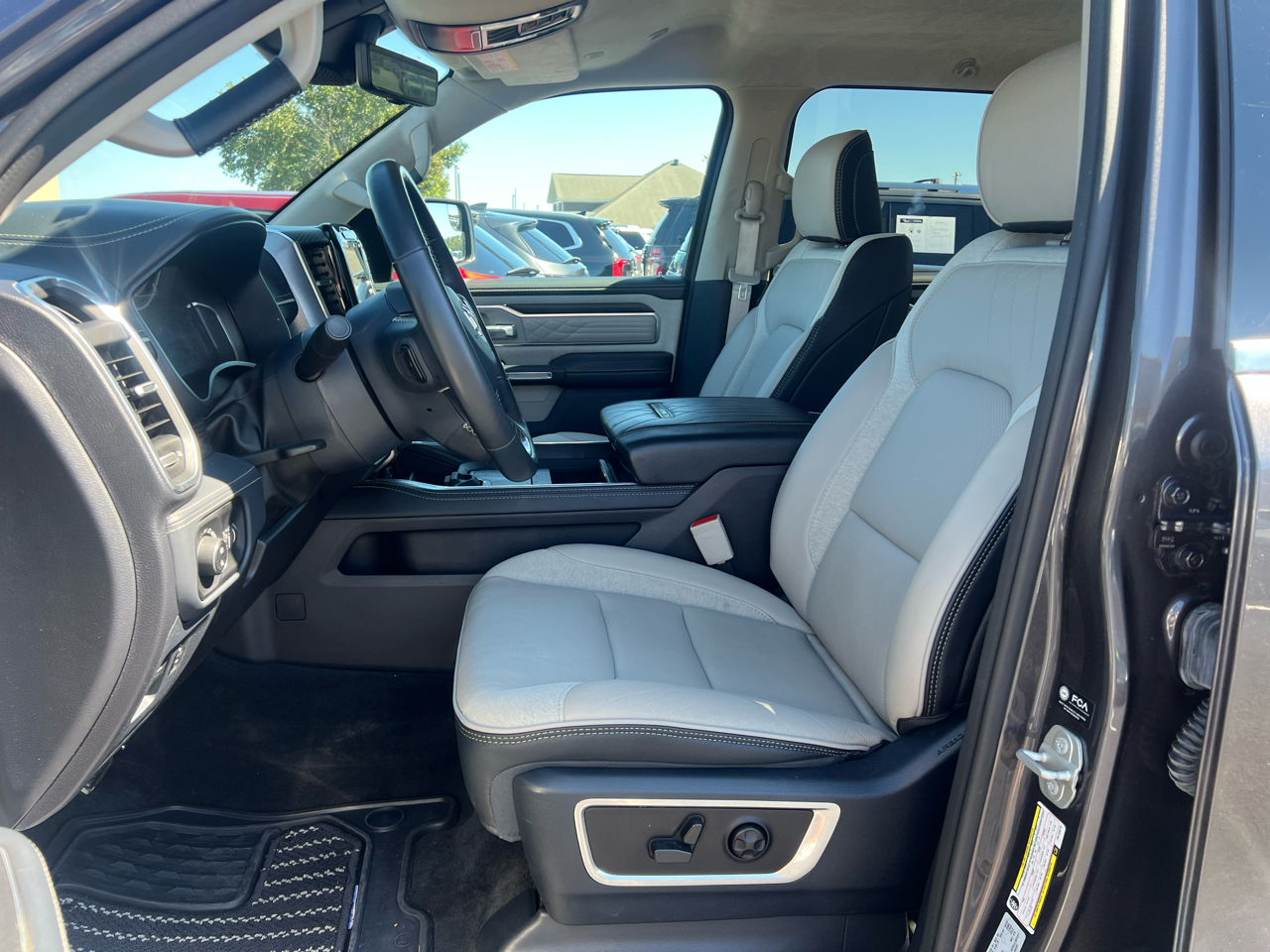 RAM 1500 Limited Crew Cab SWB 4WD 2024