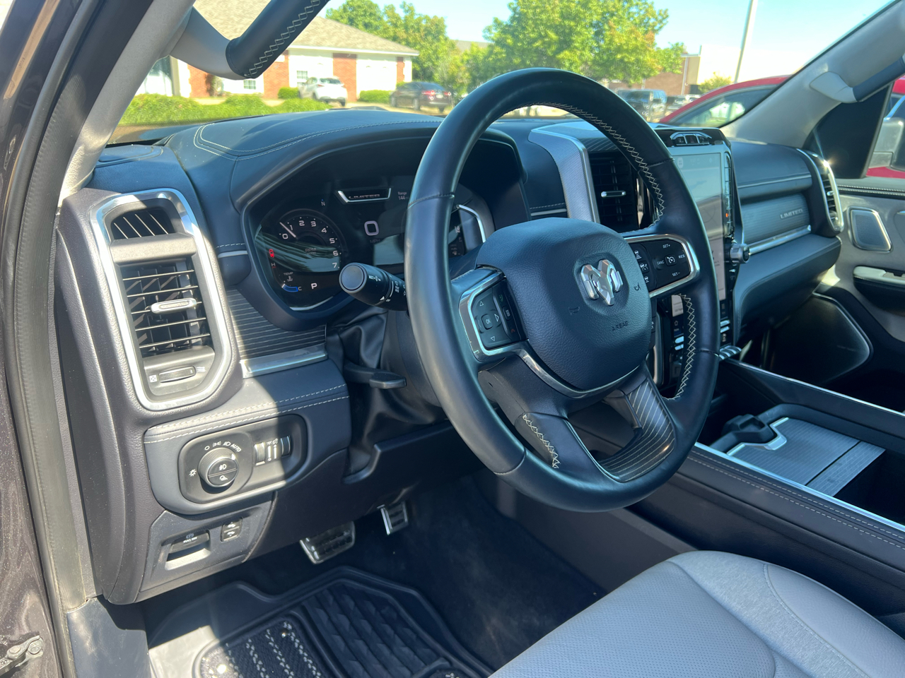 RAM 1500 Limited Crew Cab SWB 4WD 2024