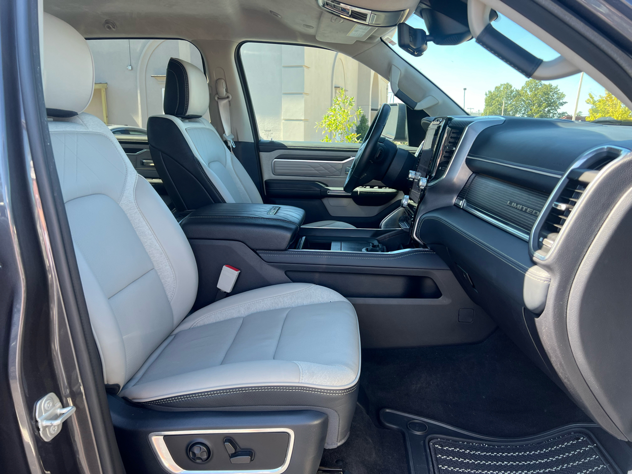 RAM 1500 Limited Crew Cab SWB 4WD 2024