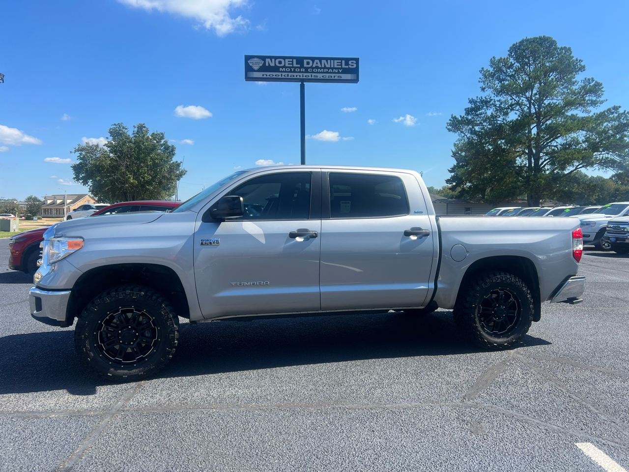 2017 Toyota Tundra SR5 5.7L V8 FFV CrewMax 4WD